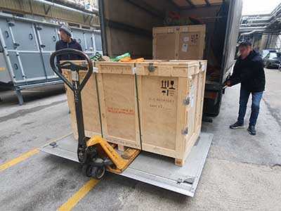 nehéz tárgy szállítás